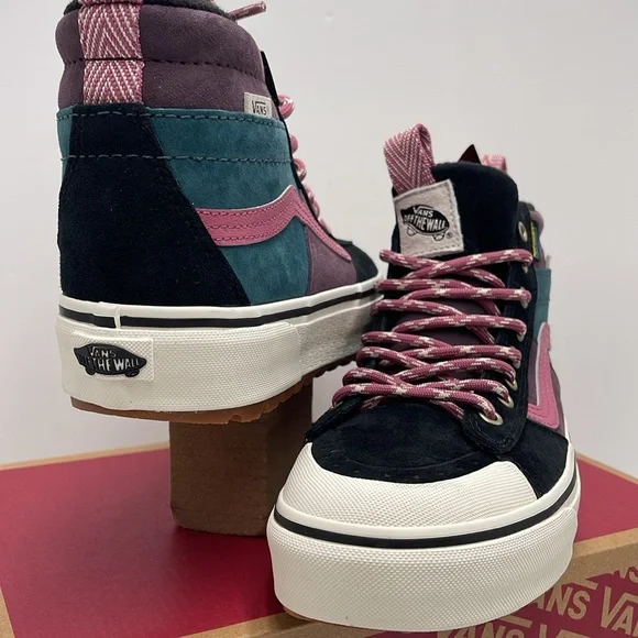 Vans WMNS Sk8-Hi Mte-2 Trekker Multi Color
VNOA5HZZMUL
Boots Cold Weather Snkrs - Picture 10 of 16